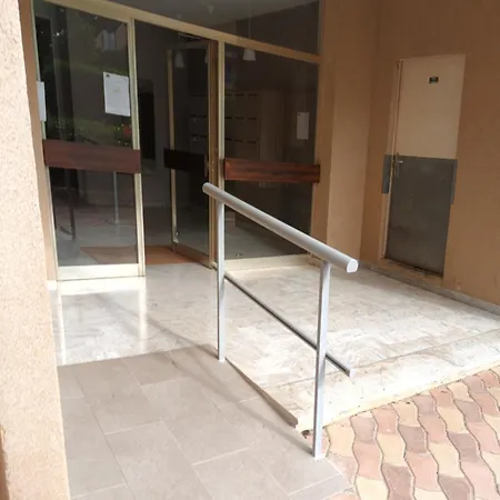 Apartment Promo !!tout A Pied !! T3 A 150 M Lavandou Pisc Pkg Priv Le Lavandou